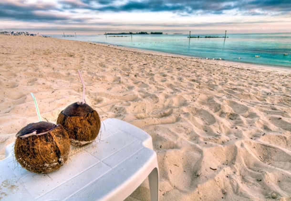 Courtyard By Marriott Nassau Downtown/Junkanoo Beach Екстер'єр фото
