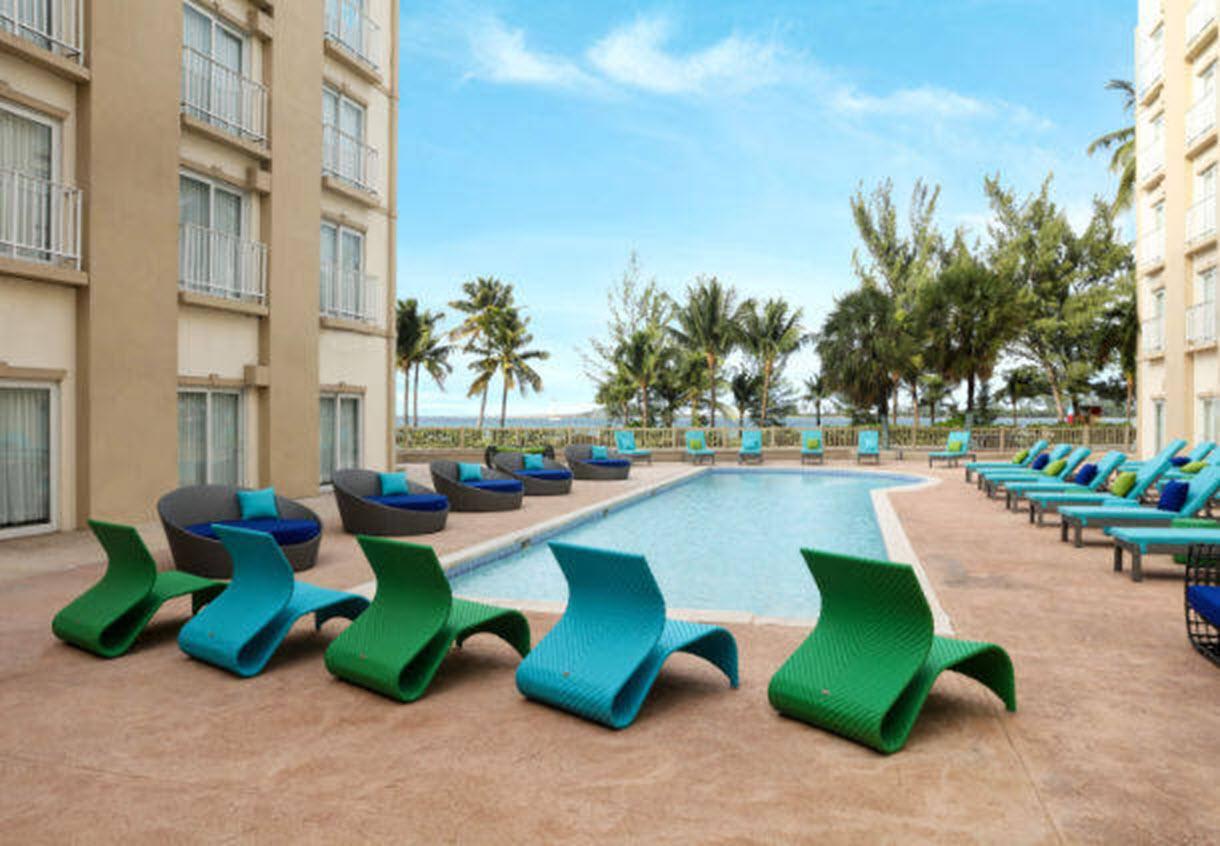 Courtyard By Marriott Nassau Downtown/Junkanoo Beach Екстер'єр фото
