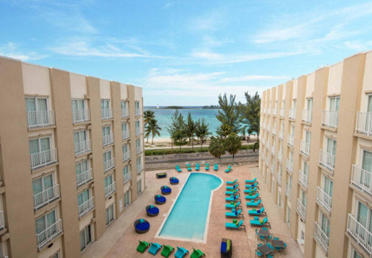 Courtyard By Marriott Nassau Downtown/Junkanoo Beach Екстер'єр фото