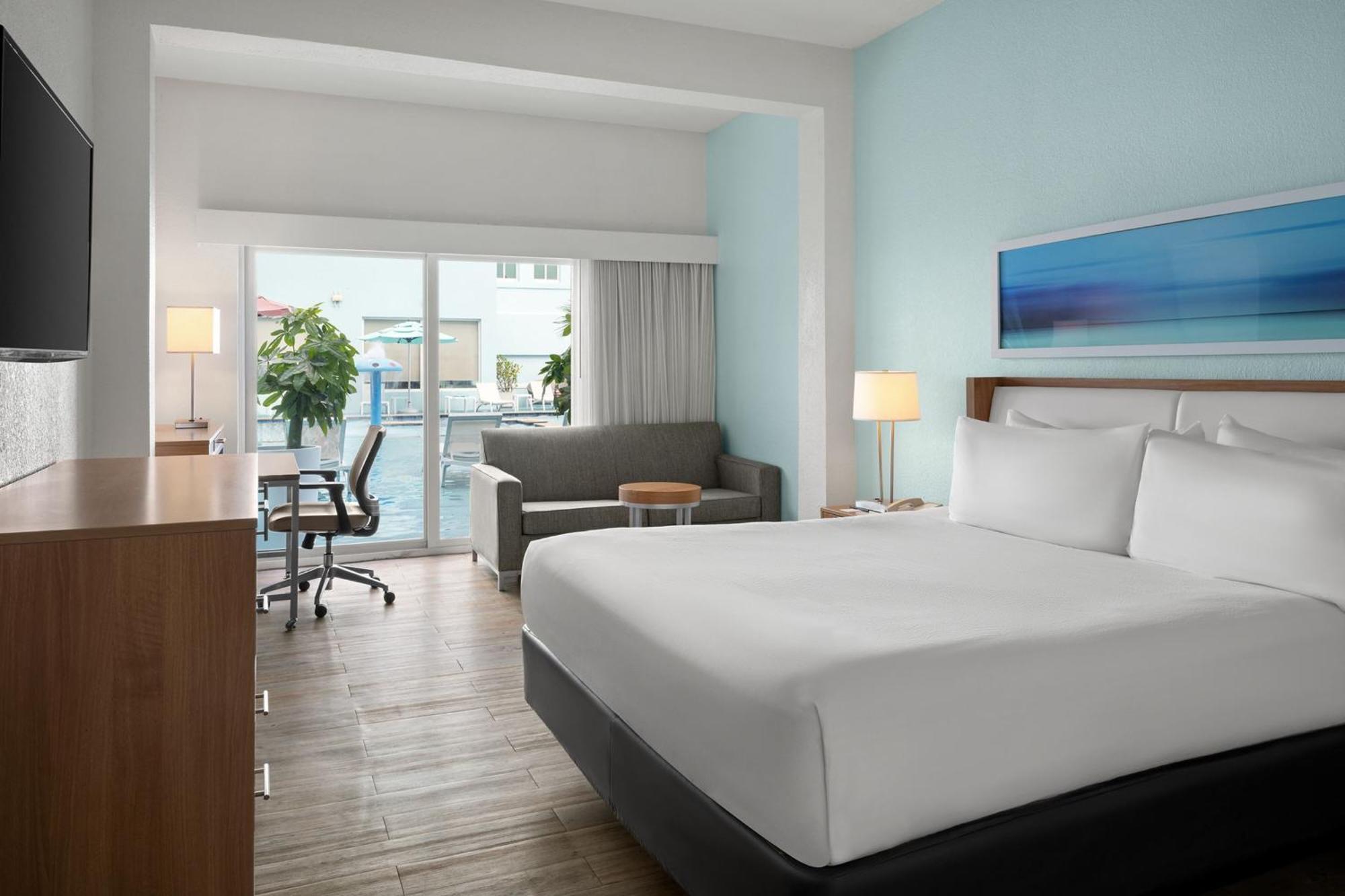 Courtyard By Marriott Nassau Downtown/Junkanoo Beach Екстер'єр фото