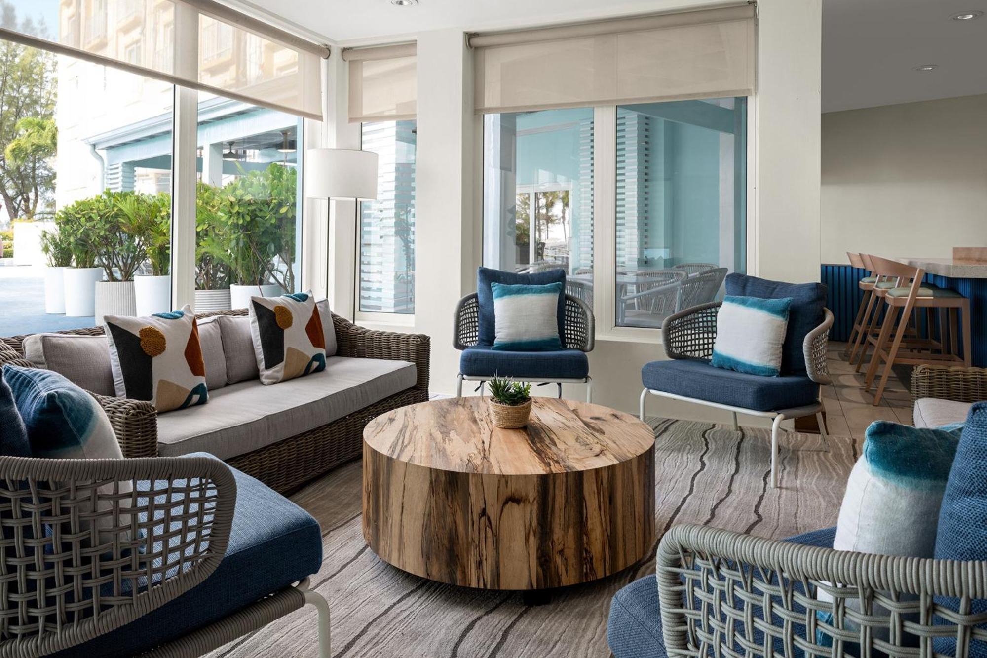 Courtyard By Marriott Nassau Downtown/Junkanoo Beach Екстер'єр фото