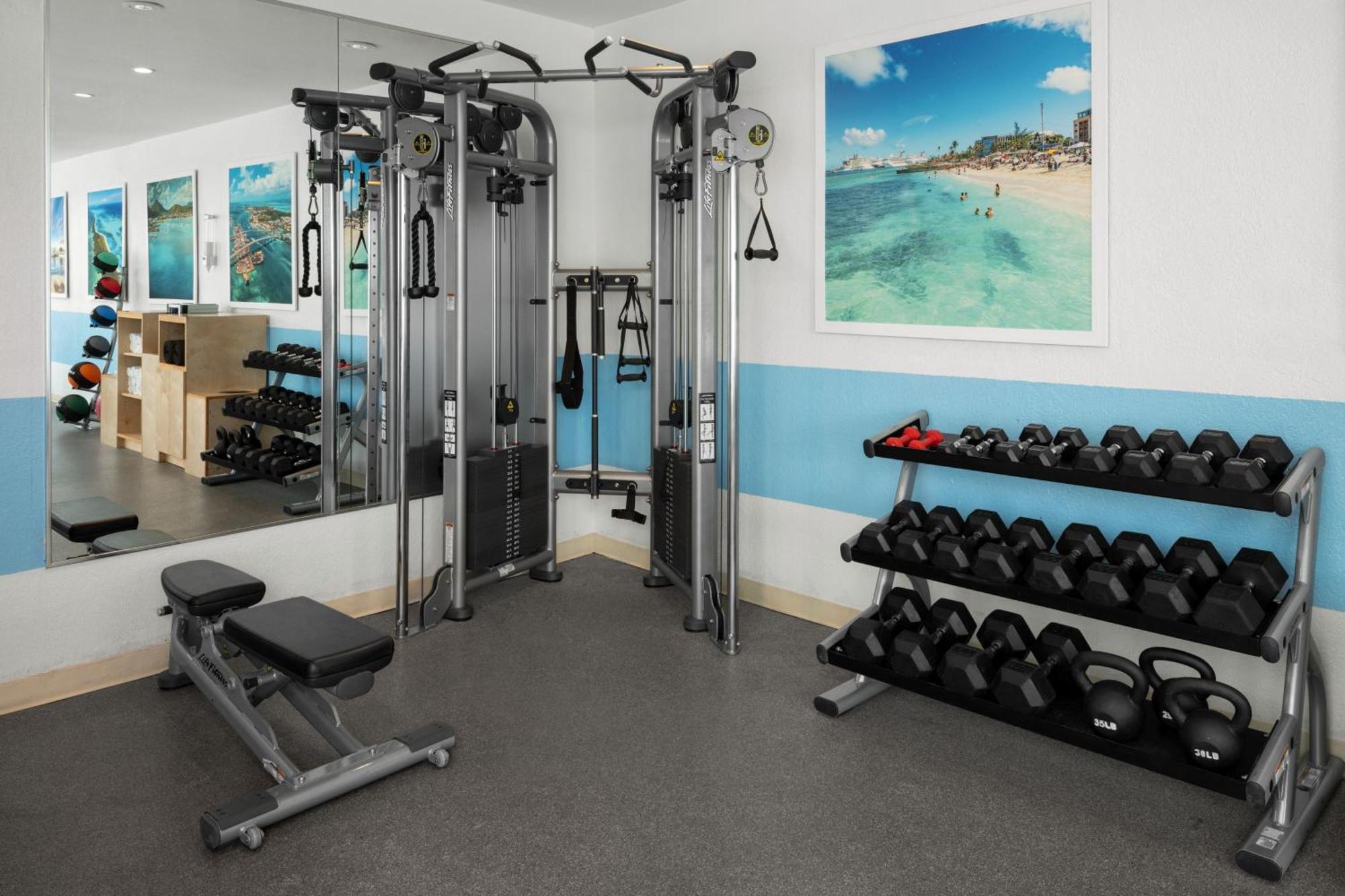 Courtyard By Marriott Nassau Downtown/Junkanoo Beach Екстер'єр фото