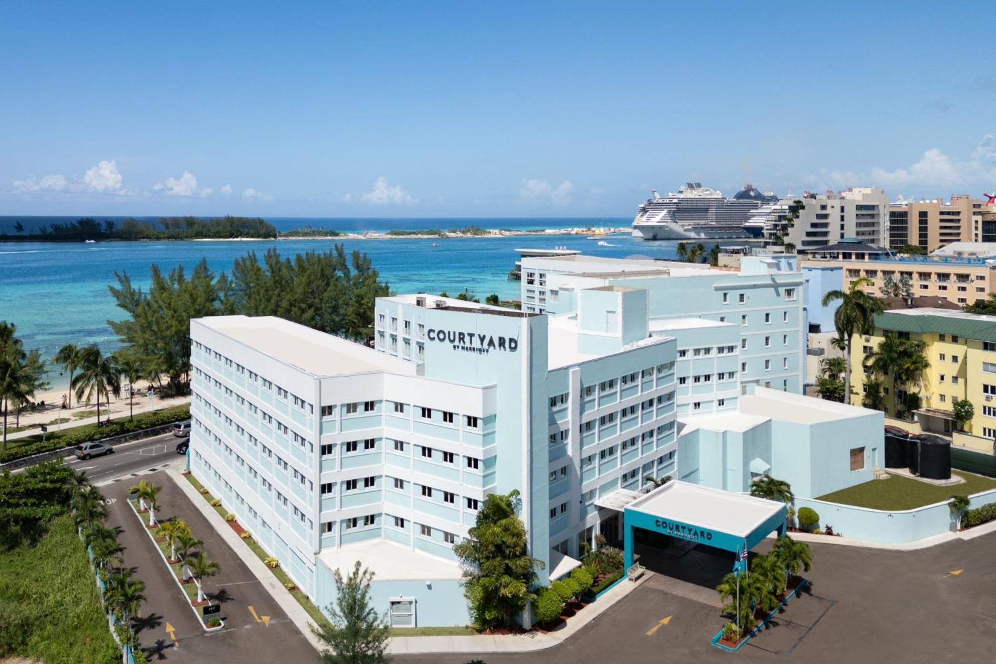 Courtyard By Marriott Nassau Downtown/Junkanoo Beach Екстер'єр фото