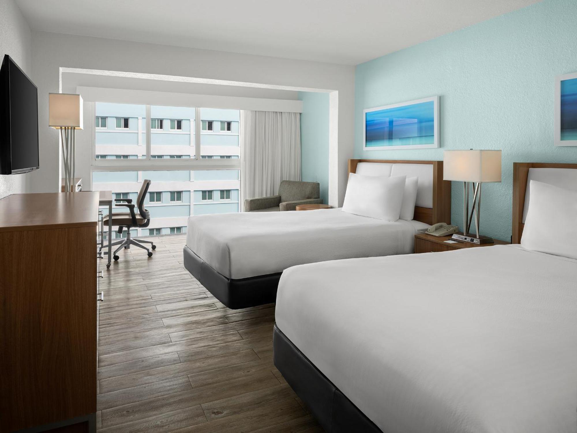 Courtyard By Marriott Nassau Downtown/Junkanoo Beach Екстер'єр фото